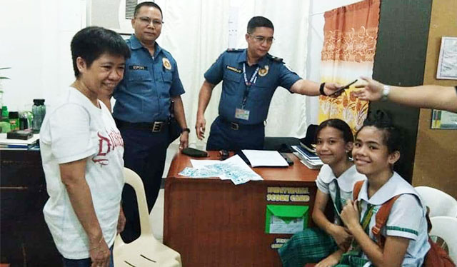 2 Iloilo City students return money worth P30K