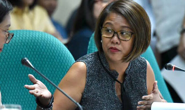 Binay wants stricter tourist limit policy in Boracay