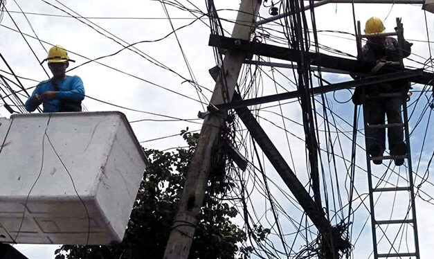 ‘Spaghetti wires’ in Iloilo City owned by telcos, says Estante