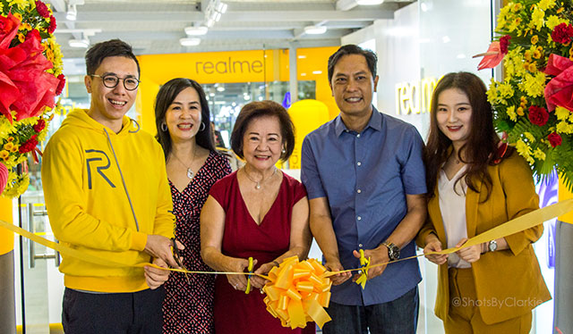 Realme opens flagship store in Iloilo City