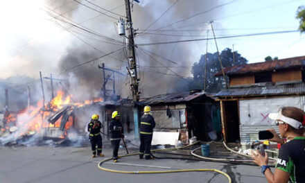 Fire razes several houses in Iloilo City on New Year’s Day