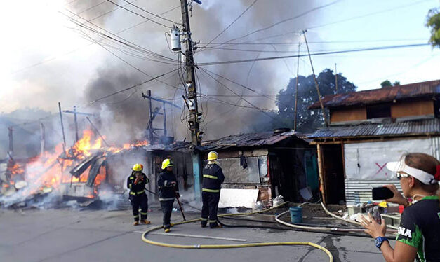 Fire razes several houses in Iloilo City on New Year’s Day