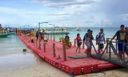 Pontoon bridge fee collection in Boracay stopped