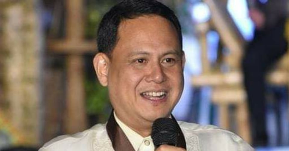 Defensor mulls turning fishers into tourist guides