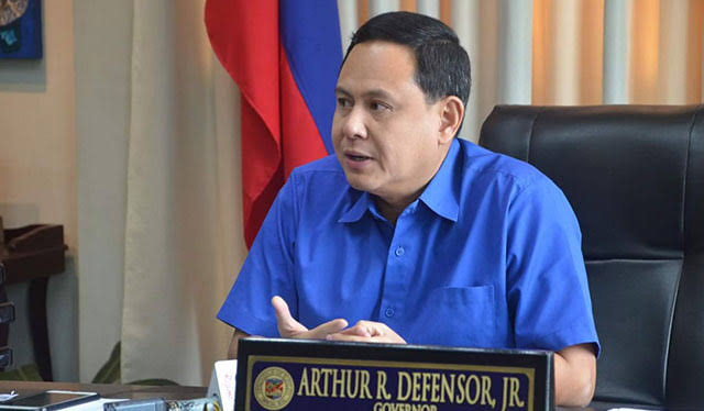 Defensor thumbs down proposed ‘no vaccination, no work’ policy