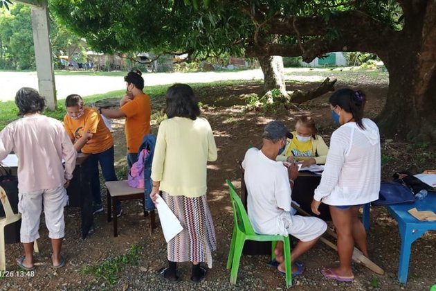 Guimarasnons avail of free civil documents registration