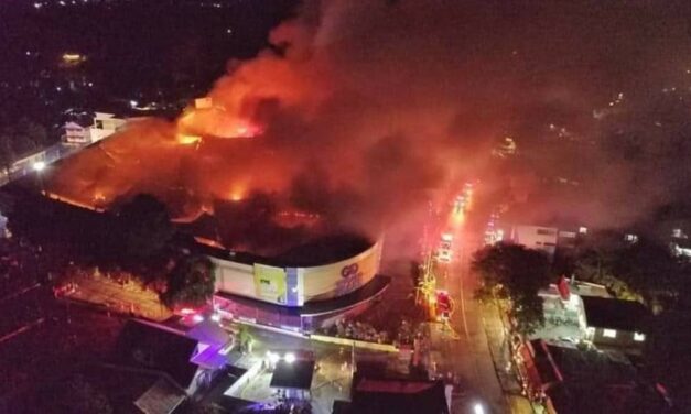 Fire razes Gaisano mall in Antique