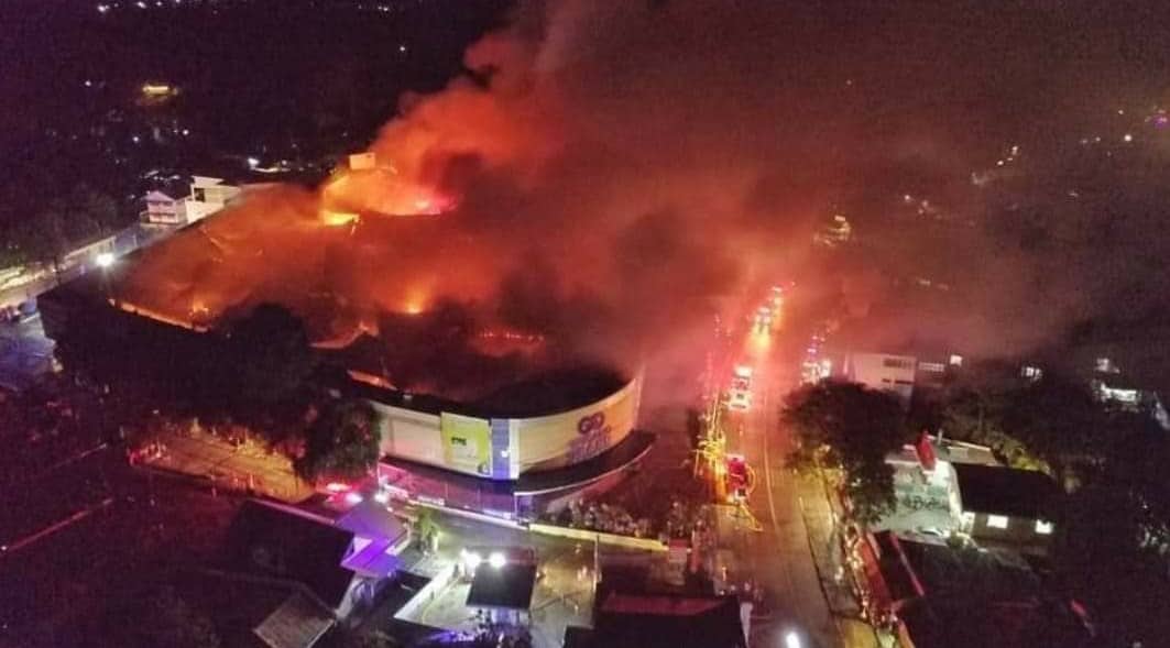 Fire razes Gaisano mall in Antique