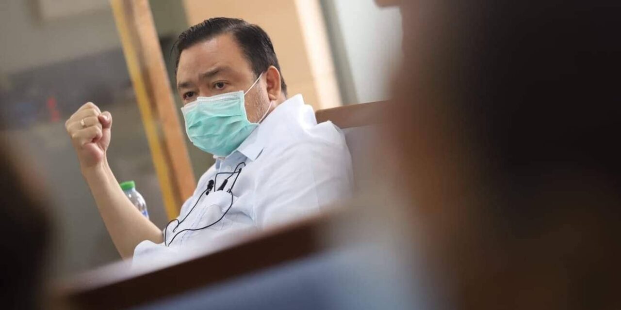 Treñas vows to sue COVID-19 vaccination slot sellers