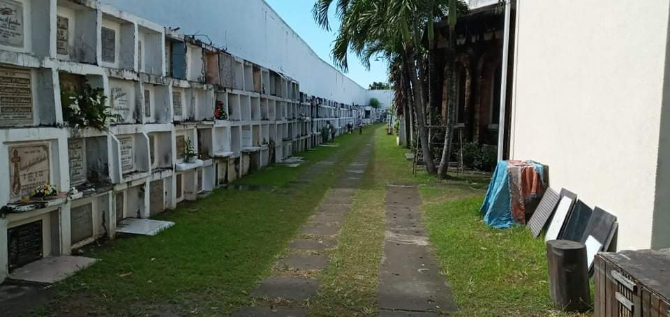 Iloilo City cemeteries open only to vaccinated persons, says Conlu