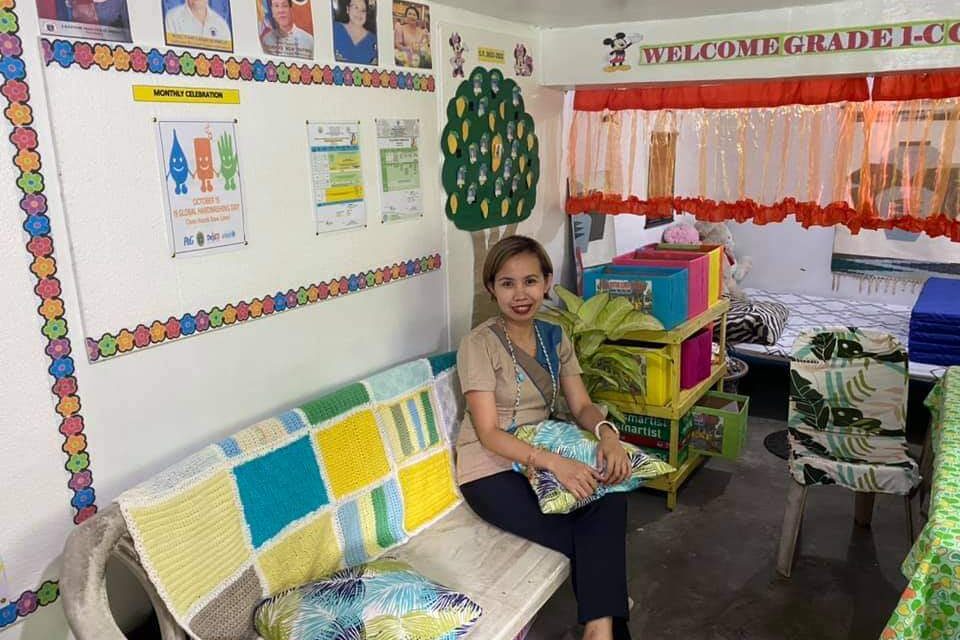 Dueñas teacher converts house room into ‘class home’