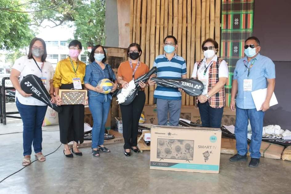 Five Antique schools receive sports equipment