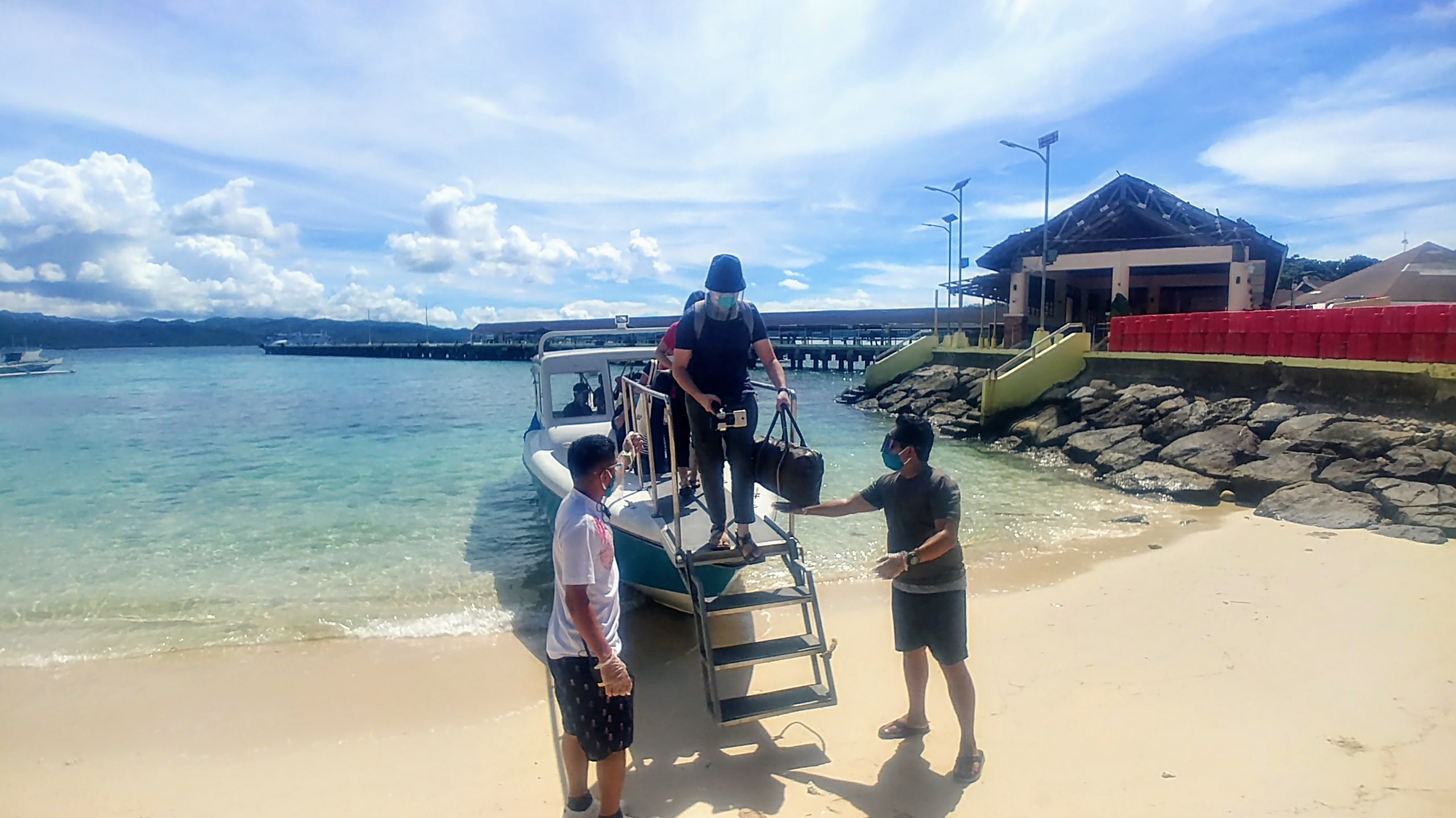 Only vaccination cards needed to enter Boracay