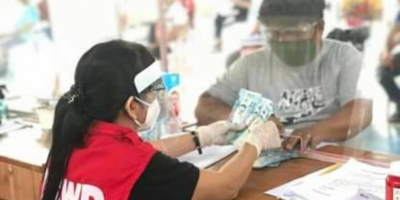 Many should be considered on ‘no vax, no subsidy’ plan: DSWD