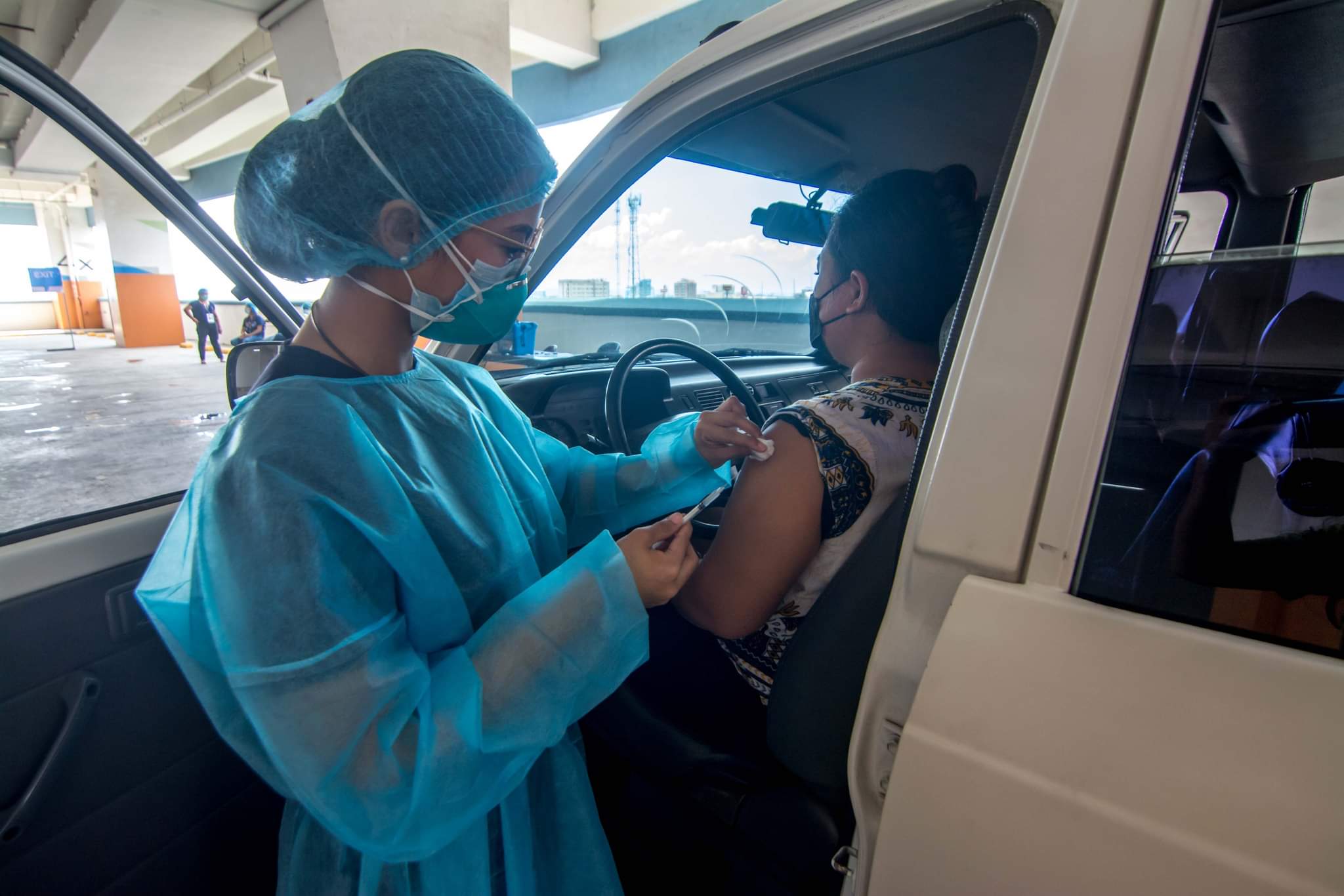 Nearly 300 individuals get booster shots via drive-thru in Iloilo City