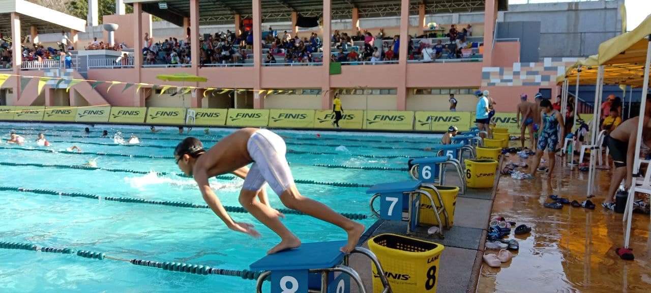 200 aquanauts support FINIS Visayas leg in Iloilo