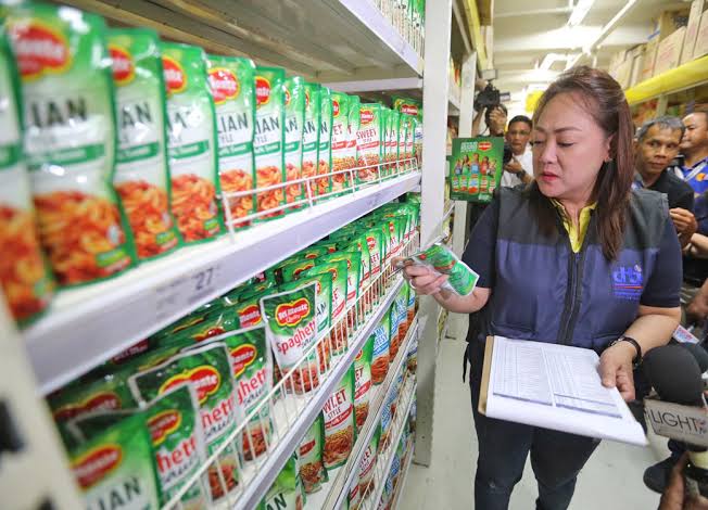 DTI OKs price hikes on Noche Buena items