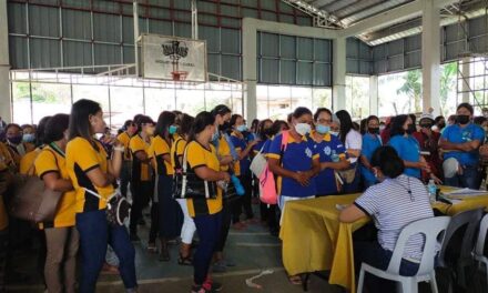 Iloilo barangay workers get incentives