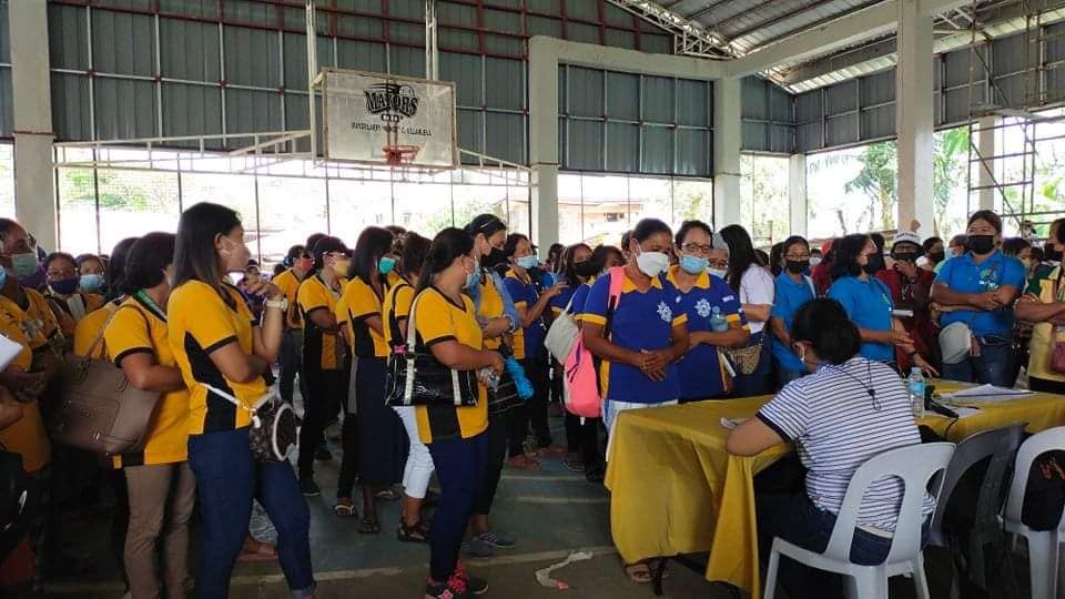 Iloilo barangay workers get incentives