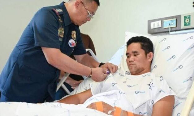 Cops hurt in NPA raid in Antique get medals, financial aid