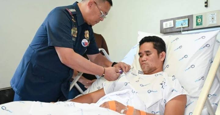 Cops hurt in NPA raid in Antique get medals, financial aid