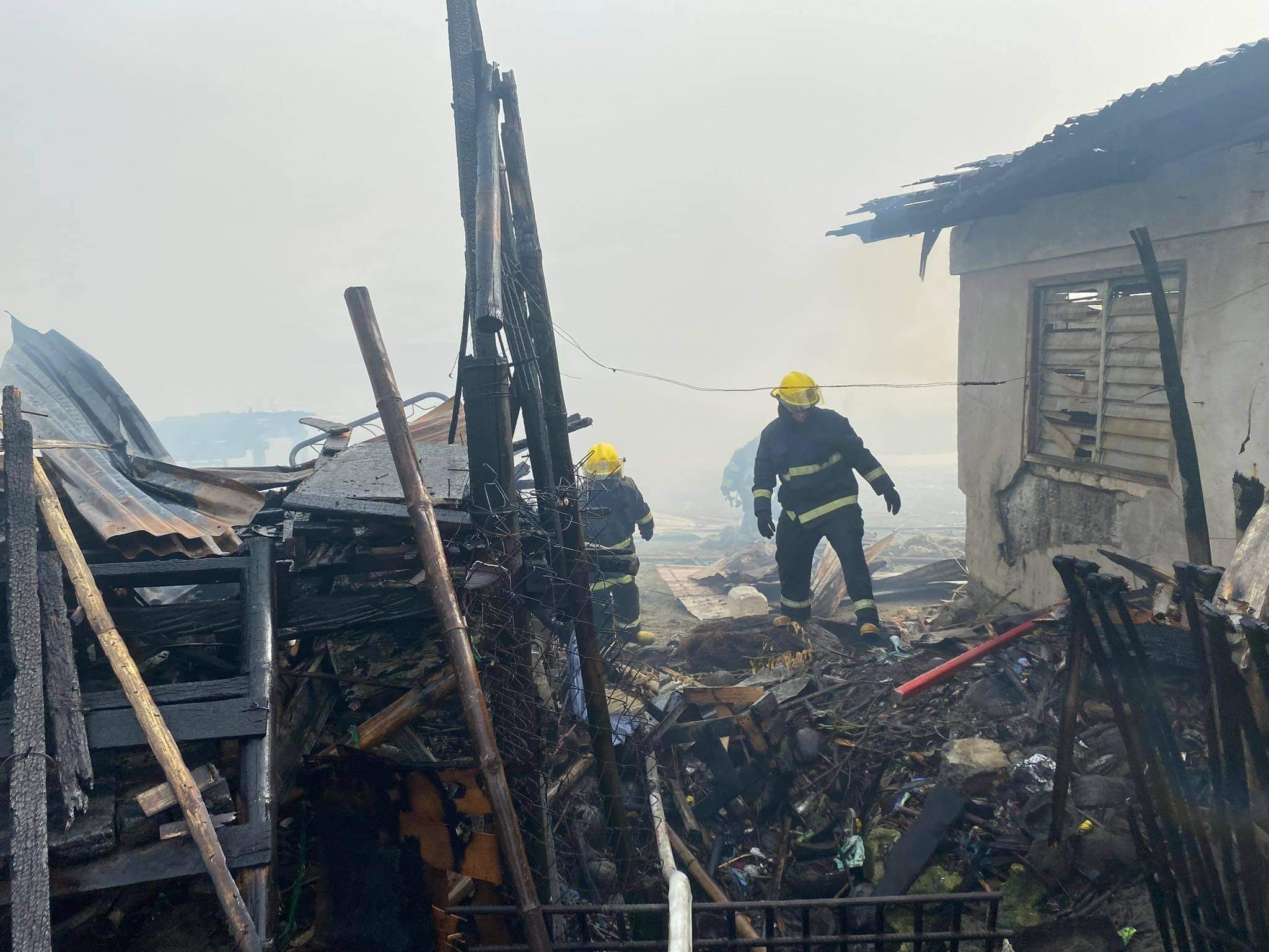 Christmas Eve fire razes 26 houses in Iloilo City