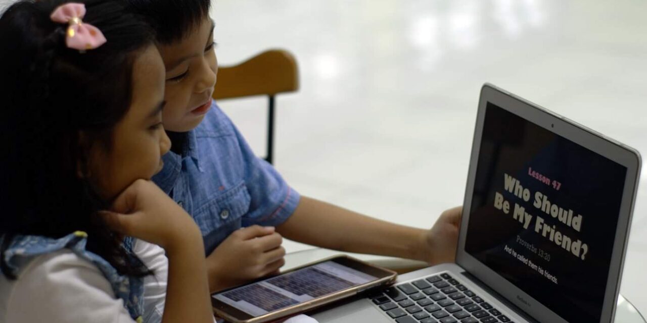 JW.ORG brings the Bible to people’s fingertips