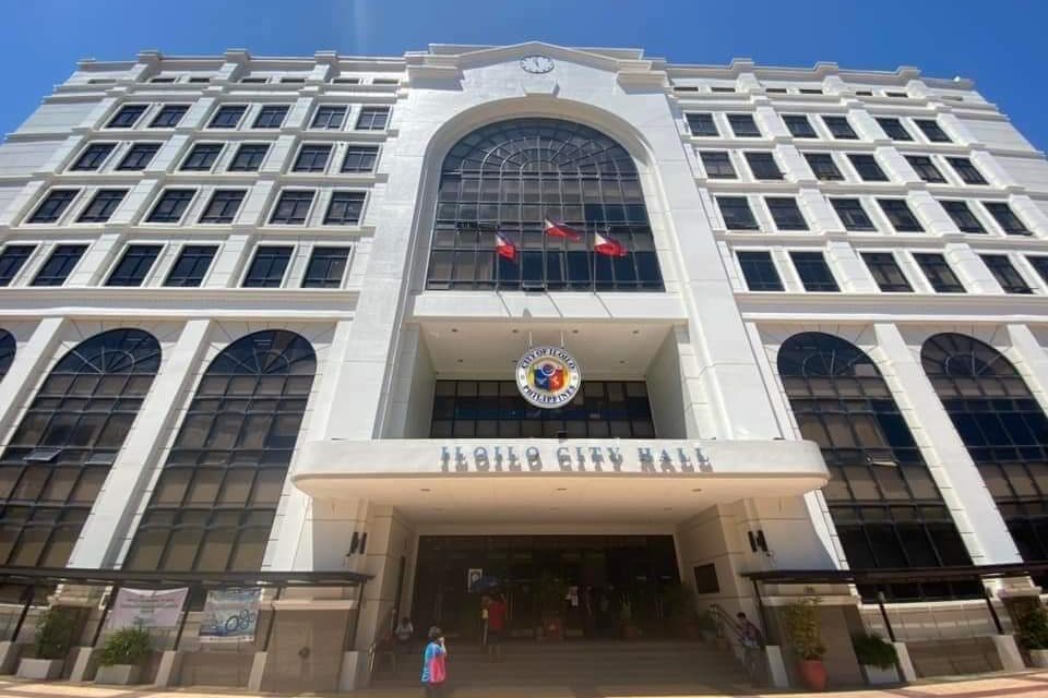 City hall employees, visitors ‘highly encouraged’ to wear face masks