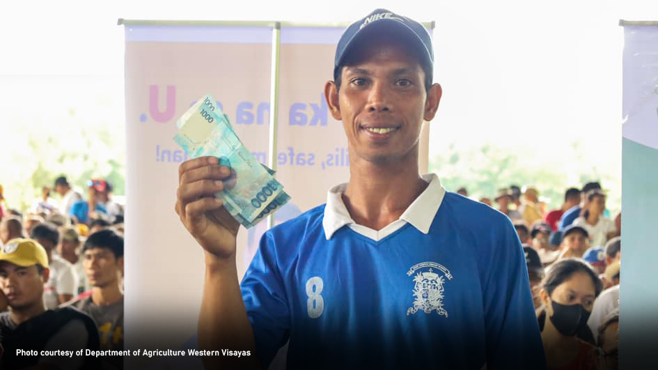 Alimodian farmers get P11.26-M RCEF cash aid