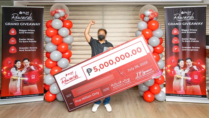 Seafarer wins P5M in PLDT Home Rewards Grand Giveaway Promo