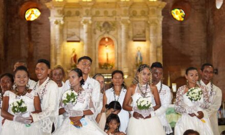 4 Ati couples get married in Cabatuan, Iloilo